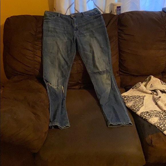 A polo jeans